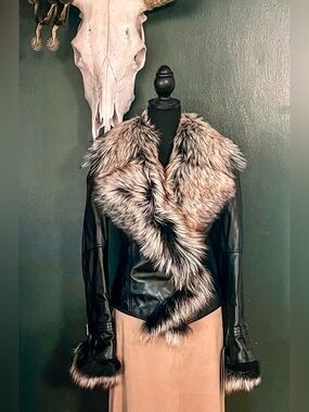 Overland Celestine Lambskin Leather & Finnish Silver Fox Fur Jacket Never Worn.